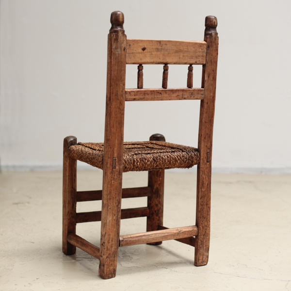 アンティーク　牧歌的　プリミティブ　椅子