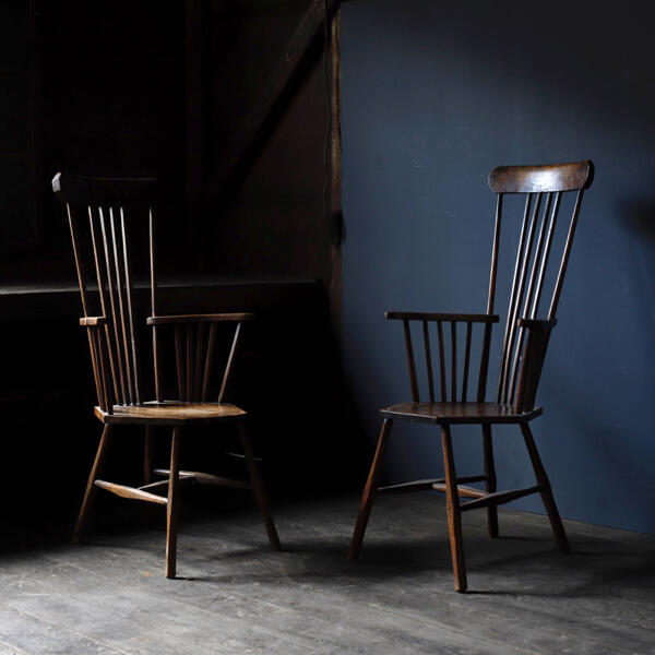Pair of High Back Hexagonal Sheet Windsor Chair - Objet d' art