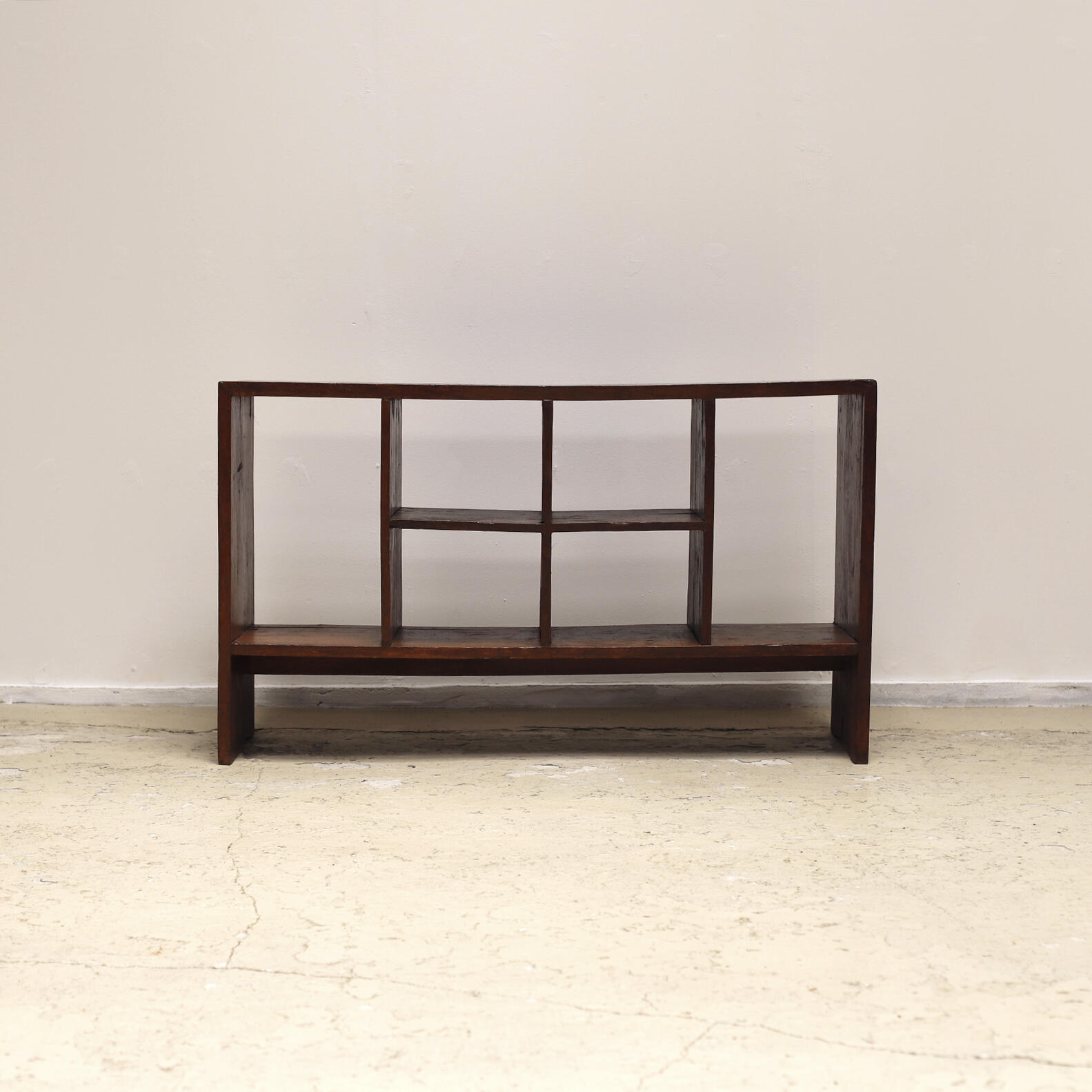 Low Cupboard by Pierre Jeanneret - Objet d' art