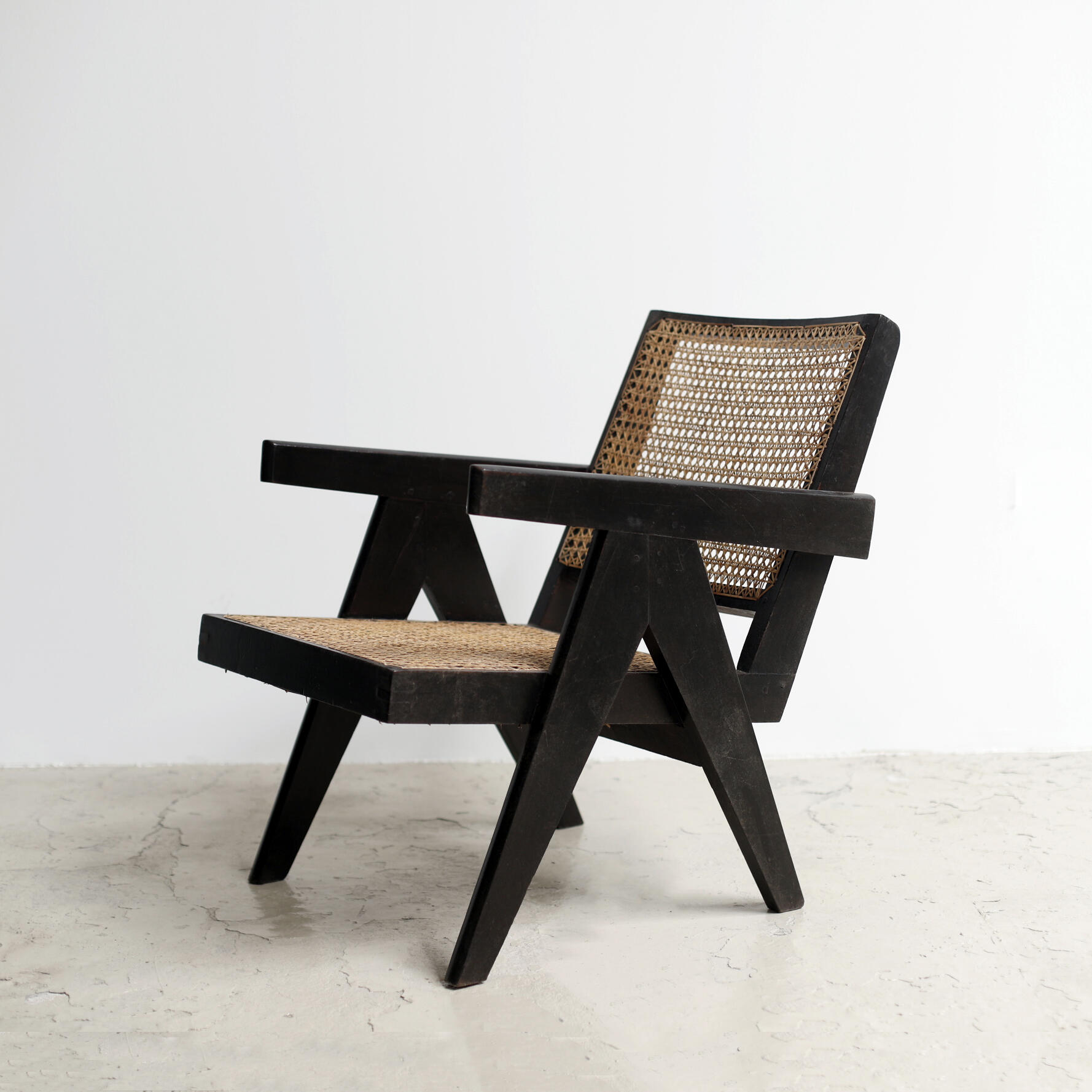 Black Color Easy Chair by Pierre Jeanneret - B - Objet d' art