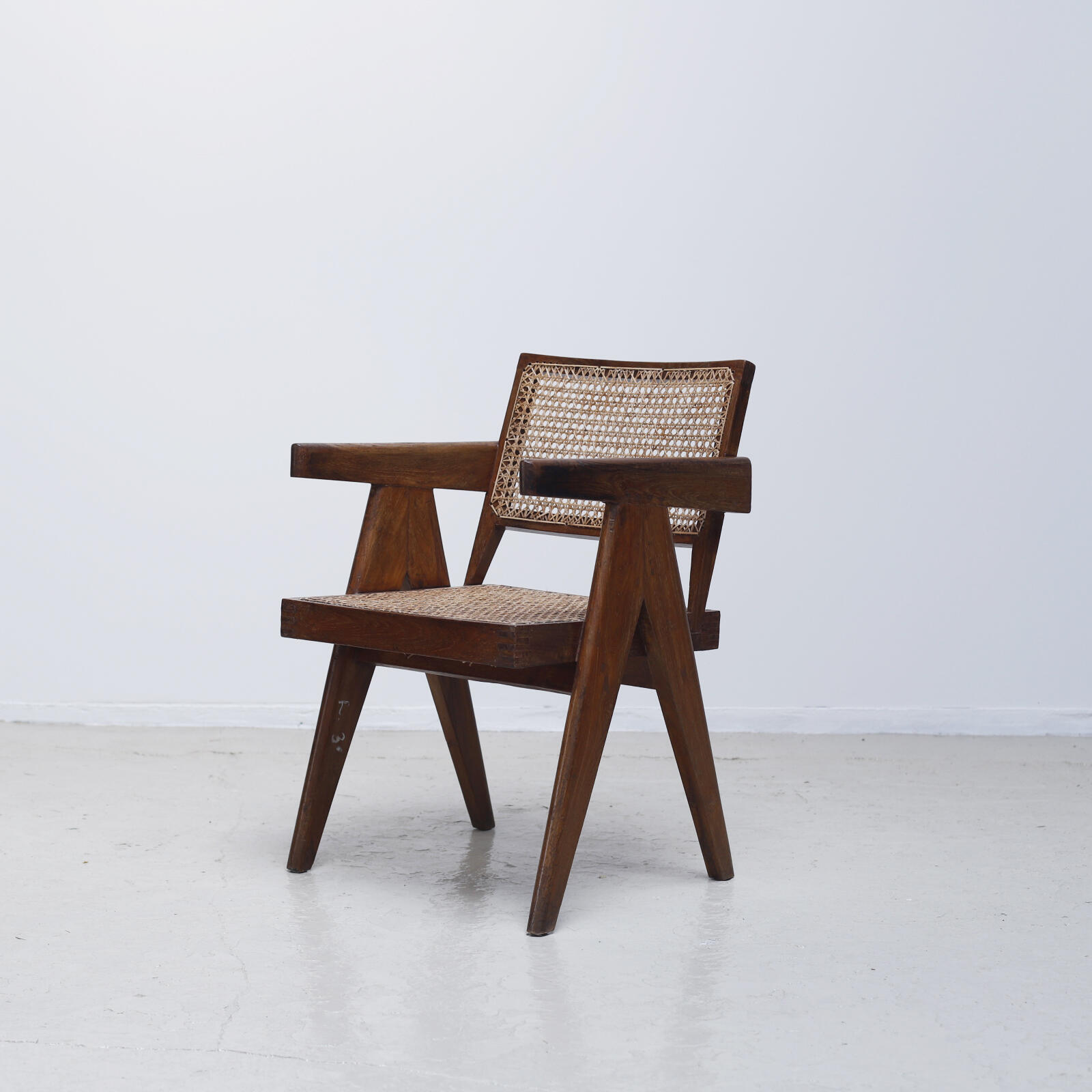 Office Chair by Pierre Jeanneret / connect back - Objet d' art